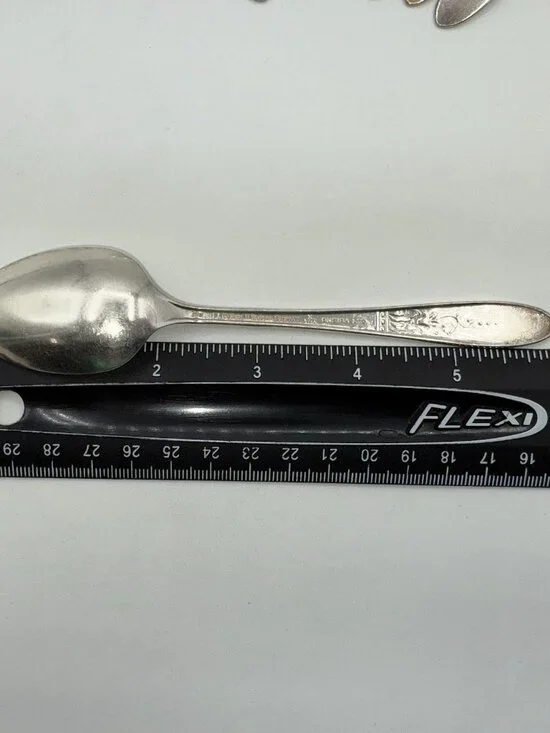 Oneida SL & GH Rogers Silverplate 1948 PRESENTATION Seven (7 ) 6” Teaspoons - Picture 4 of 12